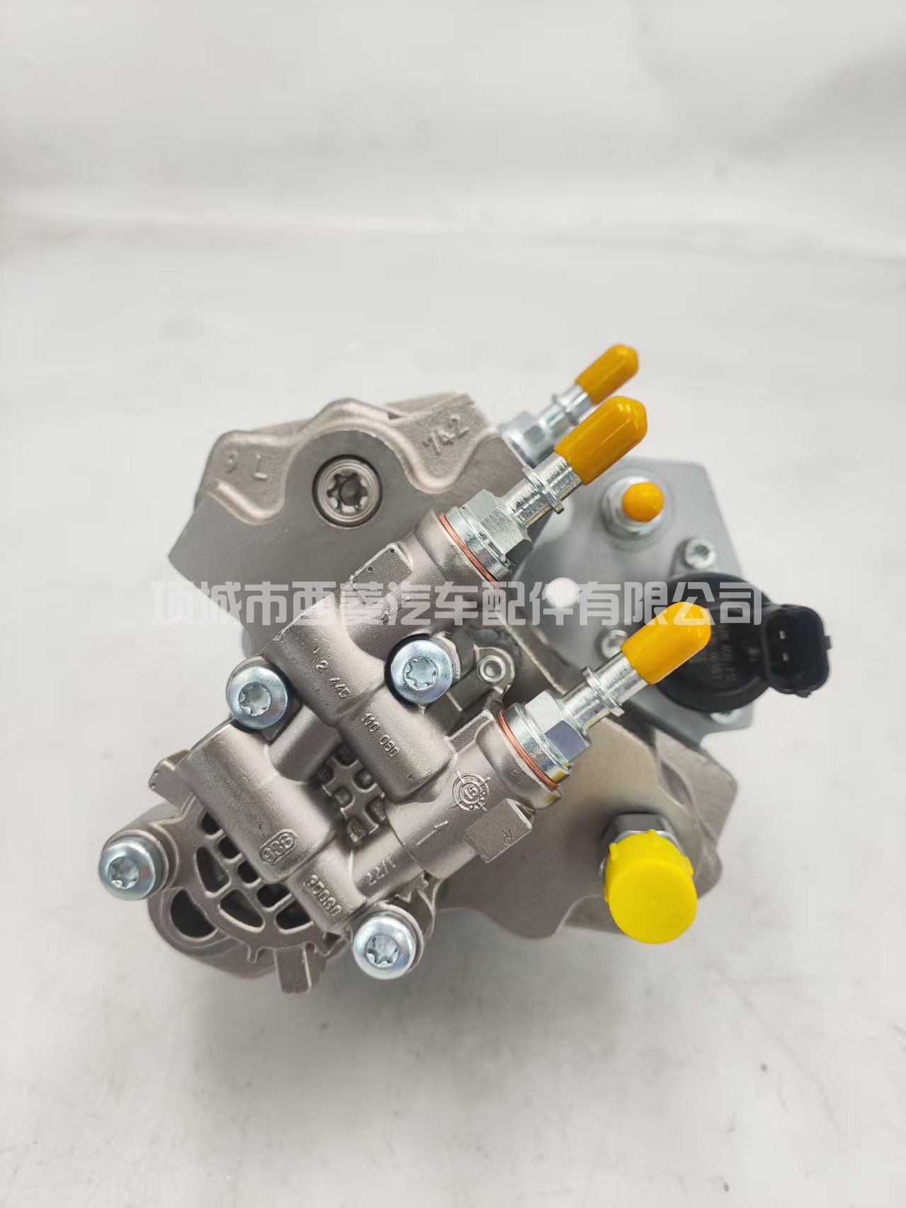 5256607福田康明斯ISF3.8柴油发动机燃油泵总成0445020122