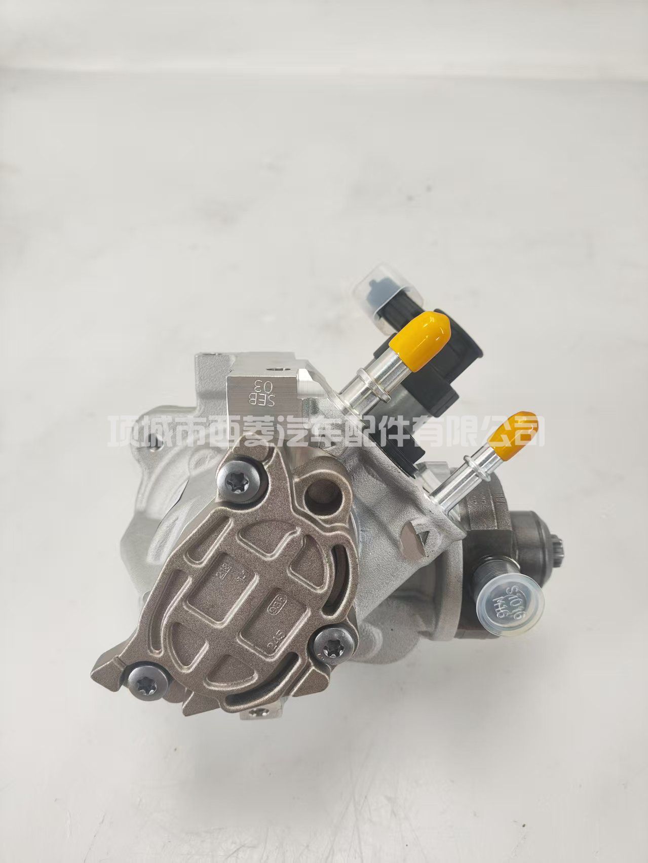 0445010516 9688499680 AV6Q-9A543-BA 燃油喷射泵