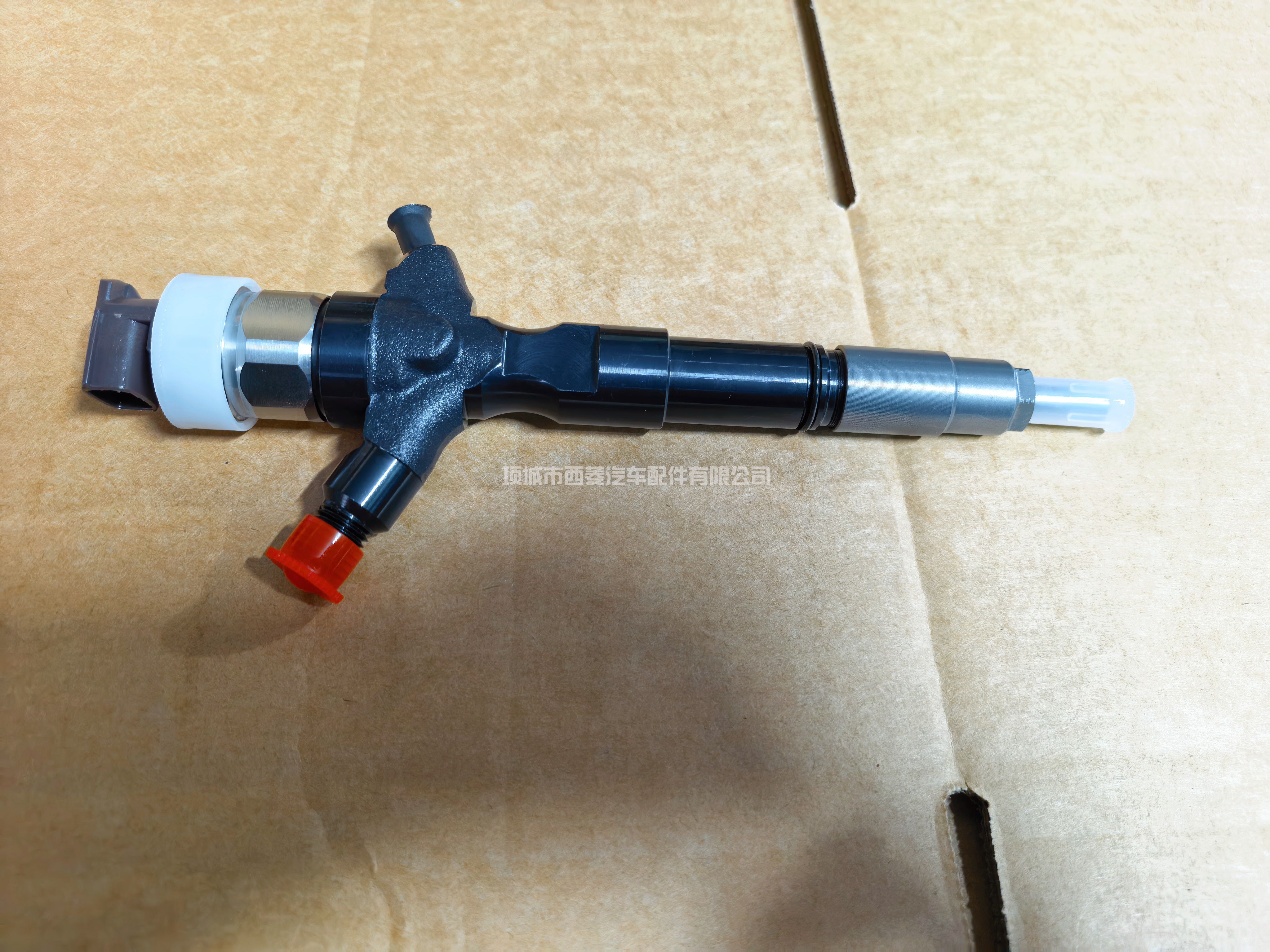 23670-30050 适用于丰田海狮皮卡喷油器 095000-5880 燃油喷油器